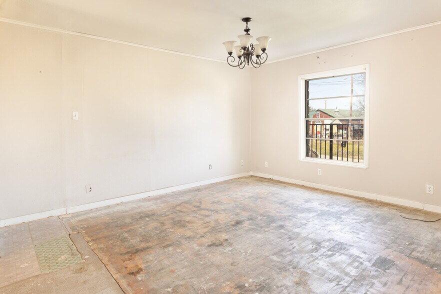 More Photos Of 104 E 5th St, Brady Office Residential For Sale