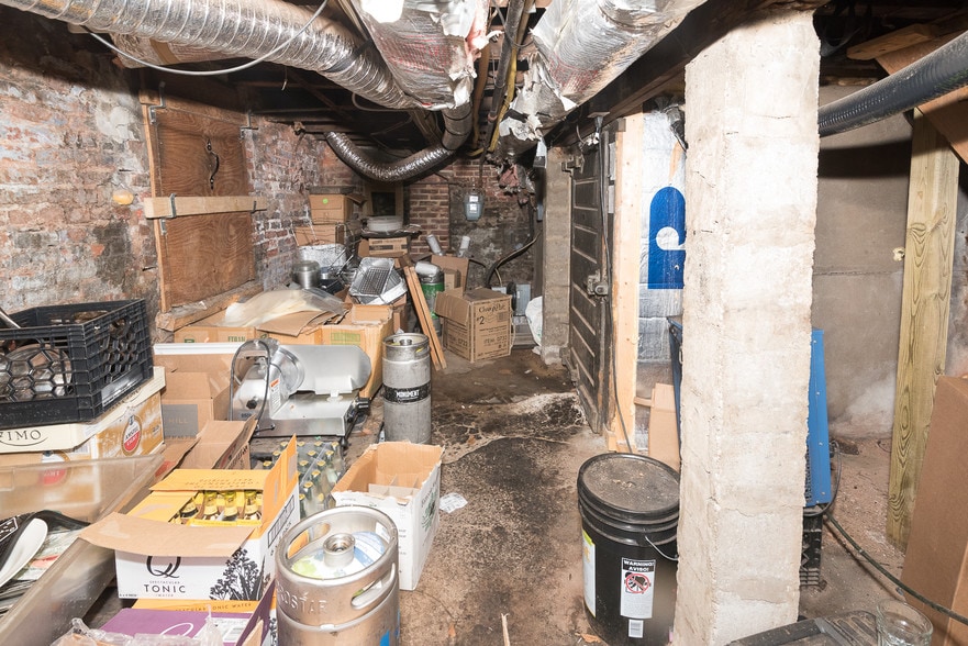 More Photos Of 3734 Fleet St, Baltimore Bar For Sale
