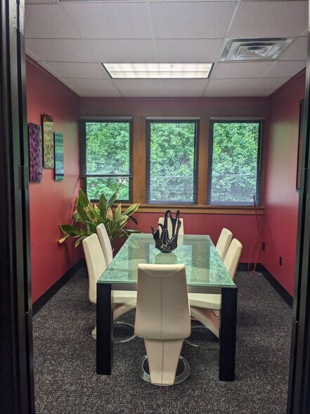 More Photos Of 2900 SW Wanamaker Dr, Topeka Office For Lease