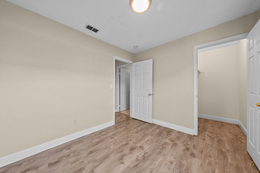 More Photos Of 321 T St, Sacramento Apartments For Sale