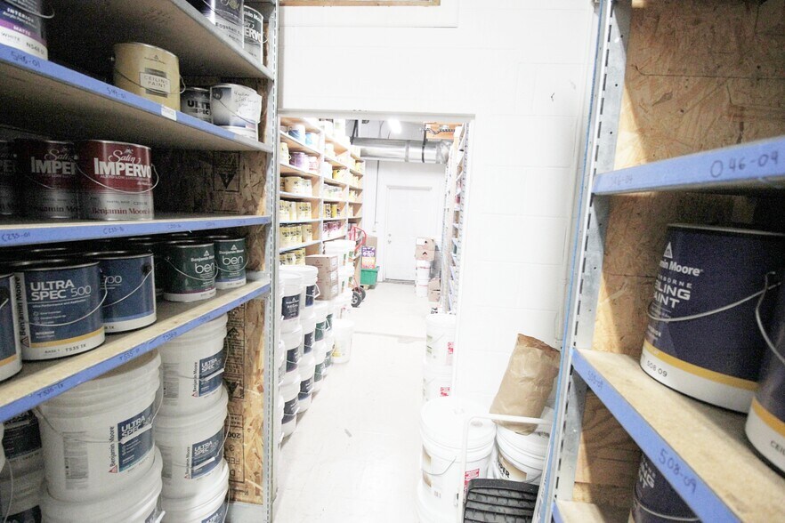 More Photos Of 902 Richmond Ave, Staunton General Retail For Sale