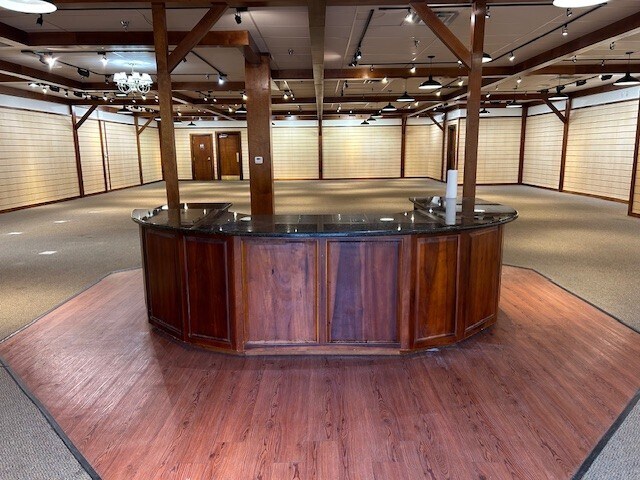 More Photos Of 8740 Montgomery Rd, Cincinnati Unknown For Lease