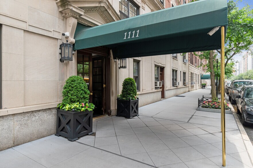More Photos Of 1111 Park Ave, New York Apartments For Sale