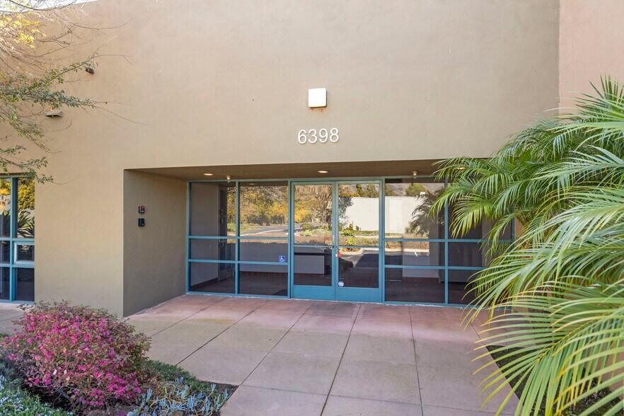 More Photos Of 6398 Cindy Ln, Carpinteria Office For Sale