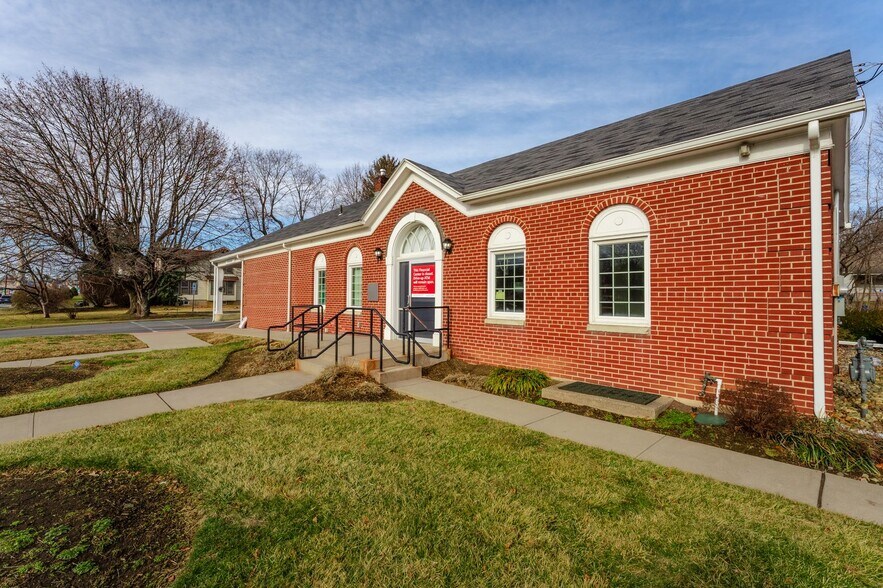 More Photos Of 709 New Brunswick Ave, Phillipsburg Bank For Lease