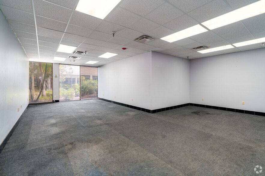 More Photos Of 6925 Lake Ellenor Dr, Orlando Unknown For Lease