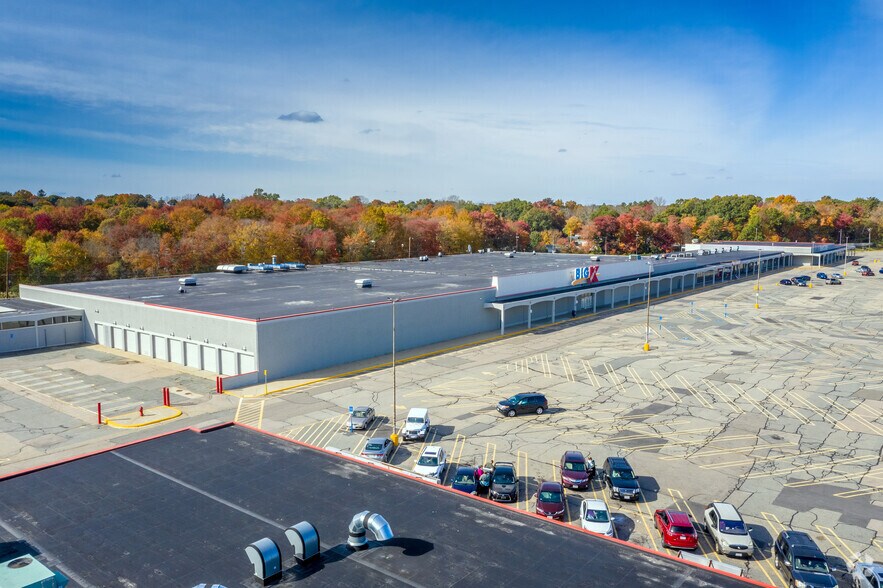 More Photos Of 1941-2039 Main St, Brockton Unknown For Lease