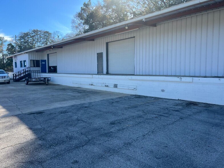 More Photos Of 2130 Lake Bradford Blvd, Tallahassee Warehouse For Lease