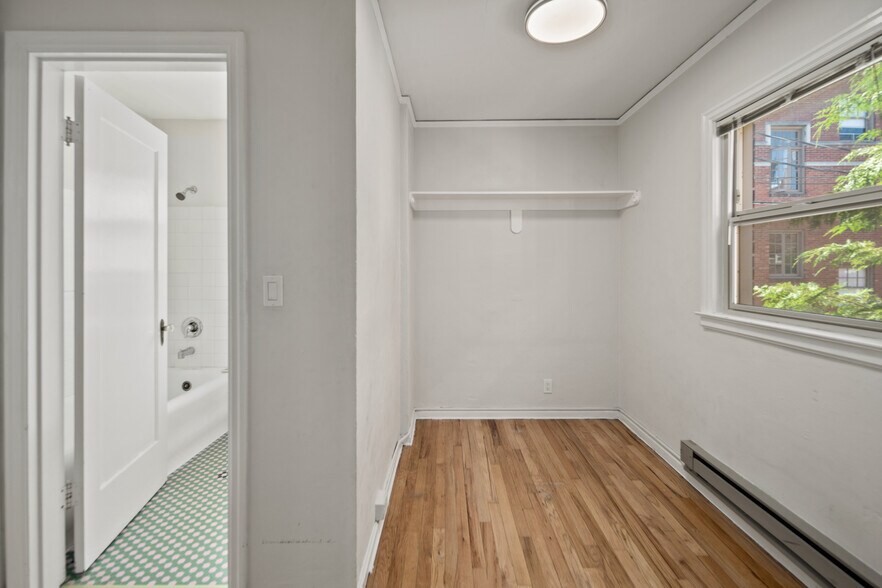 More Photos Of , Seattle Multifamily For Sale