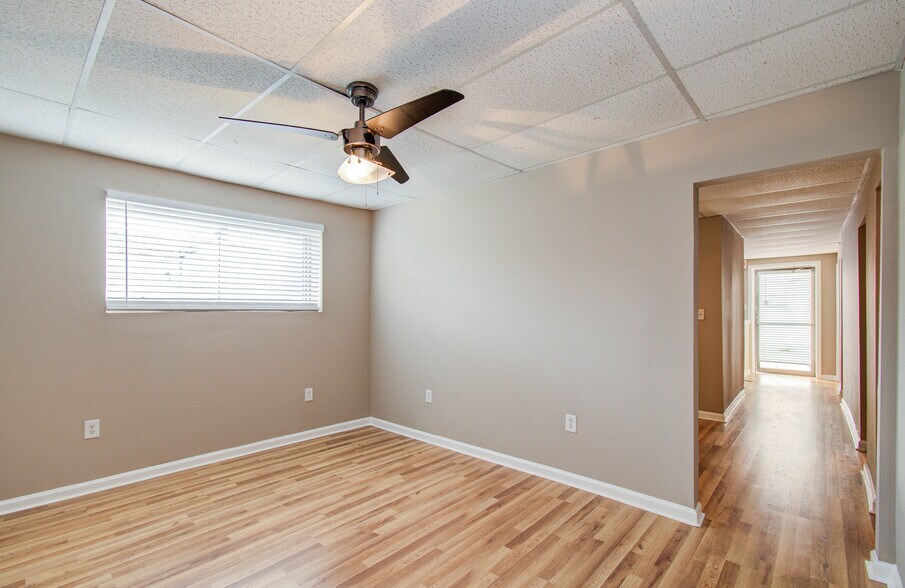 More Photos Of 5747 Northdale St, Houston Industrial For Lease