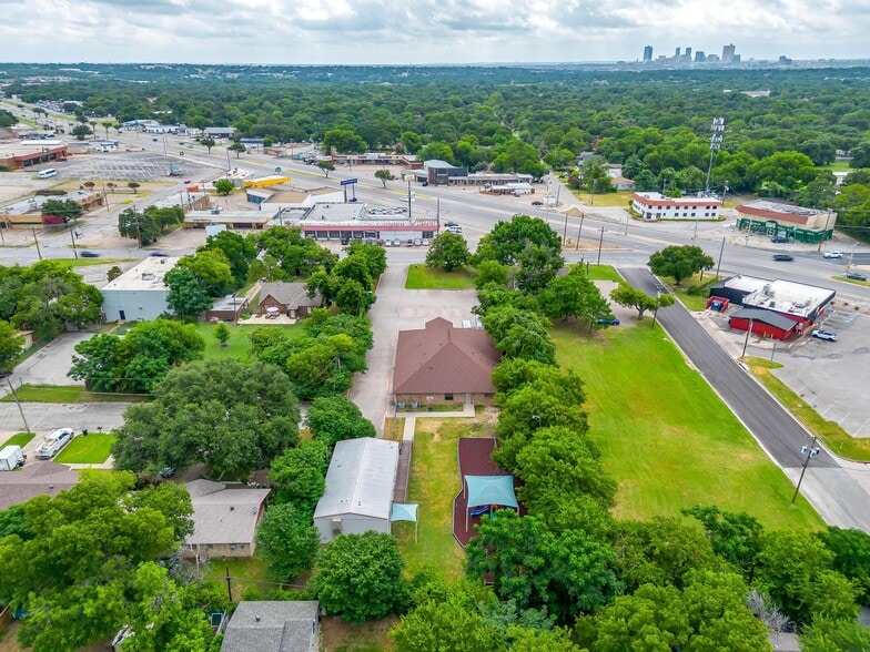 More Photos Of 905 Roberts Cut Off Rd, River Oaks Office For Sale