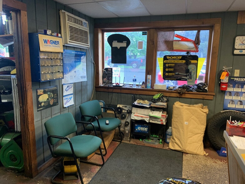 More Photos Of 422 Kinne St, East Syracuse Auto Repair For Sale