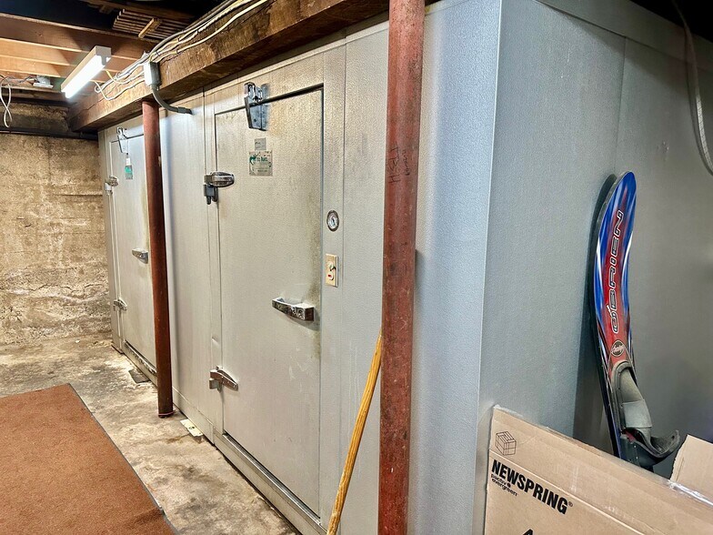 More Photos Of 325-329 Pequot Ave, Southport Storefront For Sale