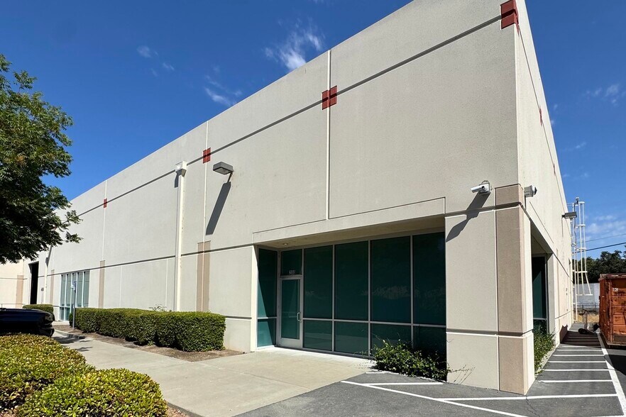 More Photos Of 281 Lathrop Way, Sacramento Warehouse For Lease