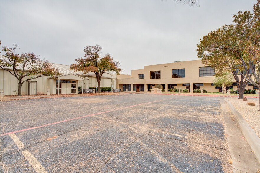 More Photos Of 3802-3806 Interstate 27, Lubbock Office For Sale