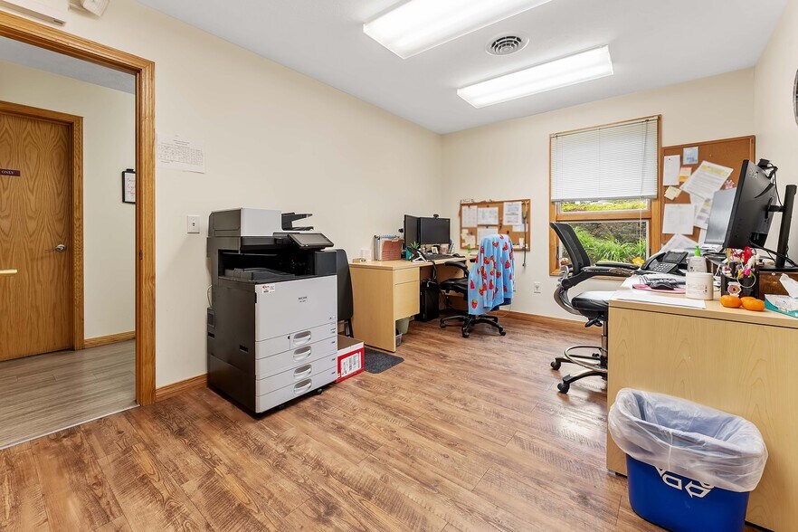 More Photos Of 725 N Pike St, Grafton Office For Sale
