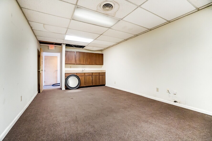 More Photos Of 6750 Brandt Pike, Huber Heights Medical For Sale