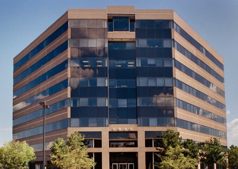 More Photos Of 5845 Richmond Hwy, Alexandria Office For Sale