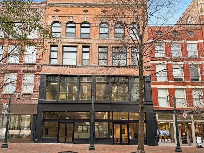 Primary Photo Of 107-109 S Main St, Memphis Coworking Space