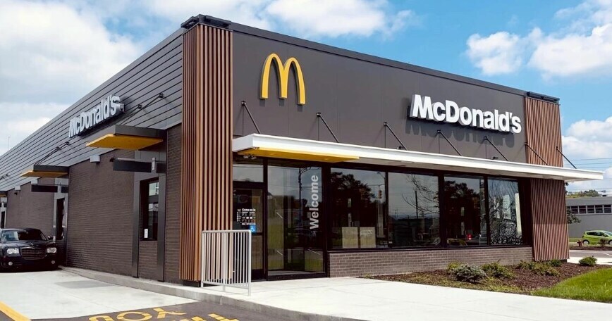 Primary Photo Of 7360 Navarre Pky, Navarre Fast Food For Sale