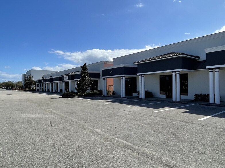 More Photos Of 1220 Hand Ave, Ormond Beach Showroom For Lease