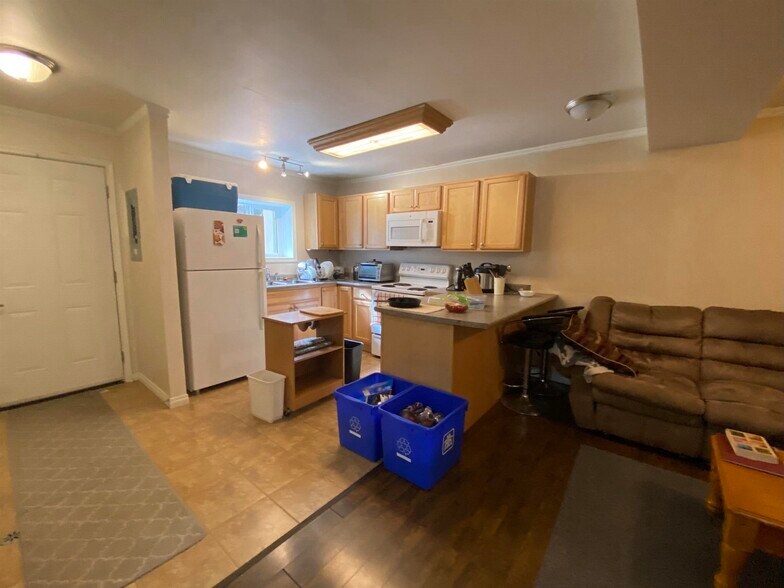 More Photos Of 1121 Old Lakelse Lake Dr, Terrace Apartments For Sale