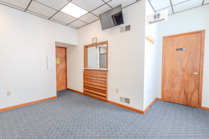 More Photos Of 310 Mulberry St, Scottdale Medical For Lease