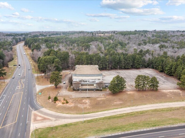 More Photos Of 1819 Spring St, Palestine Specialty For Sale