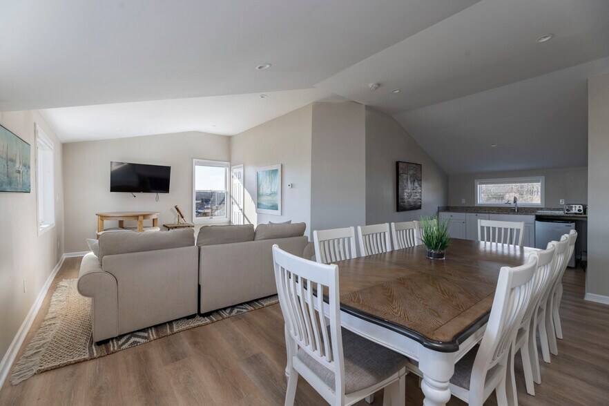 More Photos Of 830 Stonington Rd, Stonington Marina For Sale