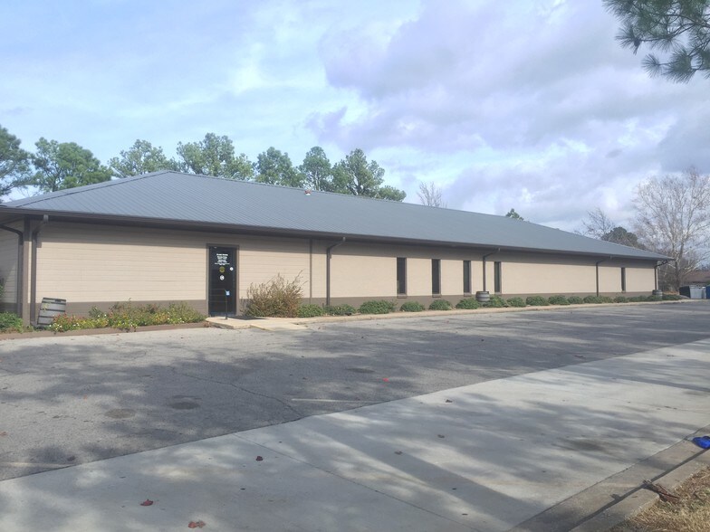 More Photos Of 1600 N Washington Ave, Durant Medical For Lease