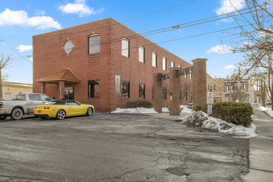 More Photos Of 107 S Main St, Almont Restaurant For Lease