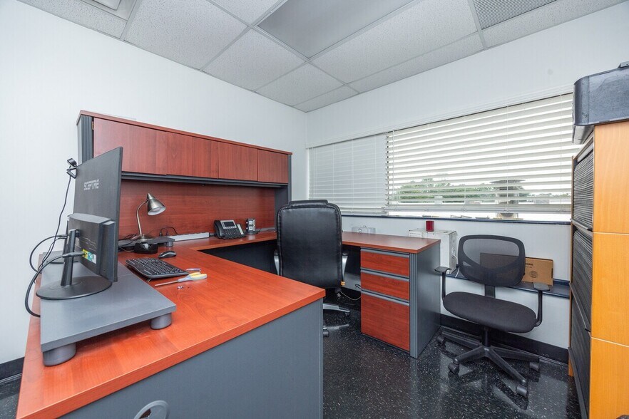 More Photos Of 99 Newbold Rd, Fairless Hills Warehouse For Lease