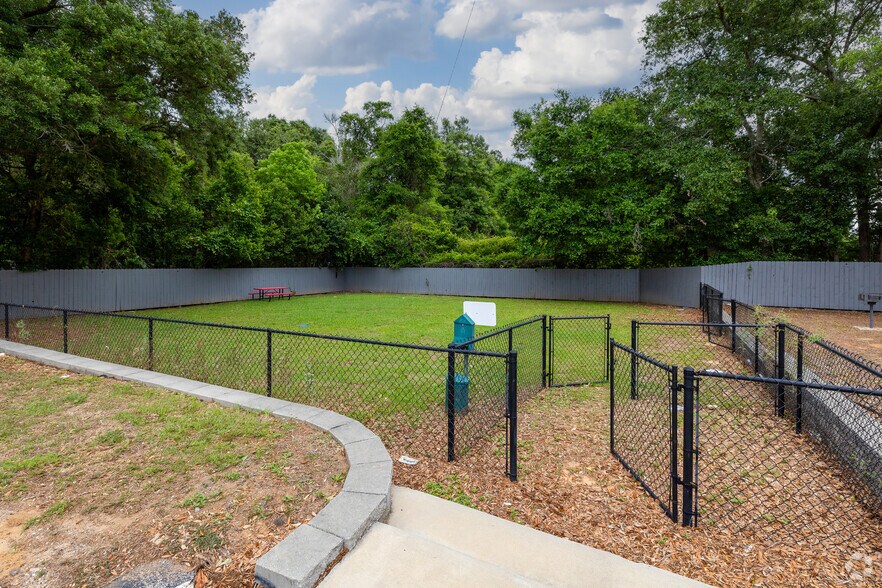 More Photos Of 100 Redwood Cir, Pensacola Apartments For Sale