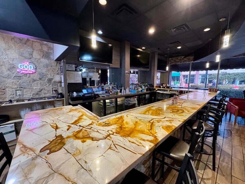 Primary Photo Of 2000 Harrison St, Hollywood Unknown For Lease