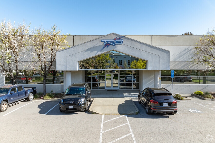 More Photos Of 1955-1995 S McDowell Boulevard Ext, Petaluma Warehouse For Sale