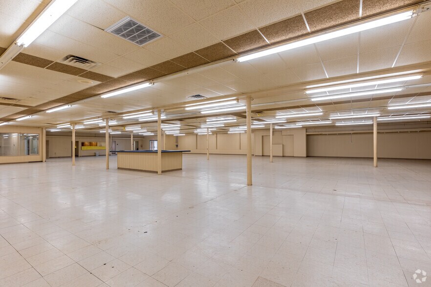 More Photos Of 224 Buddy Holly Ave, Lubbock Warehouse For Lease