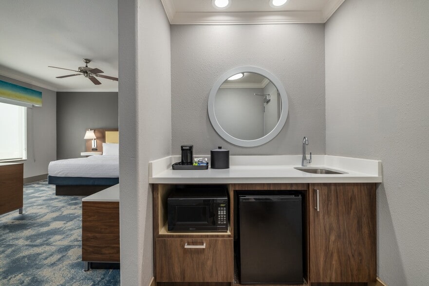 More Photos Of 6431 Central City Blvd, Galveston Hotel For Sale