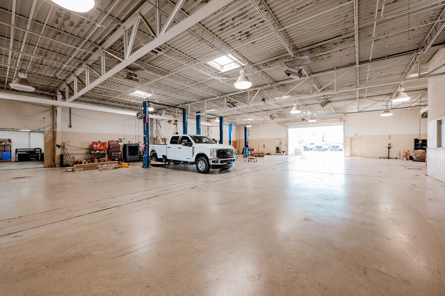 More Photos Of 2500 E 8th St, Odessa Auto Repair For Sale