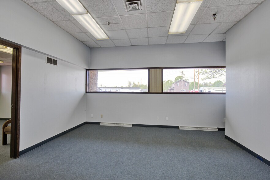 More Photos Of 1431 N 2nd St, Wisconsin Rapids Office For Sale