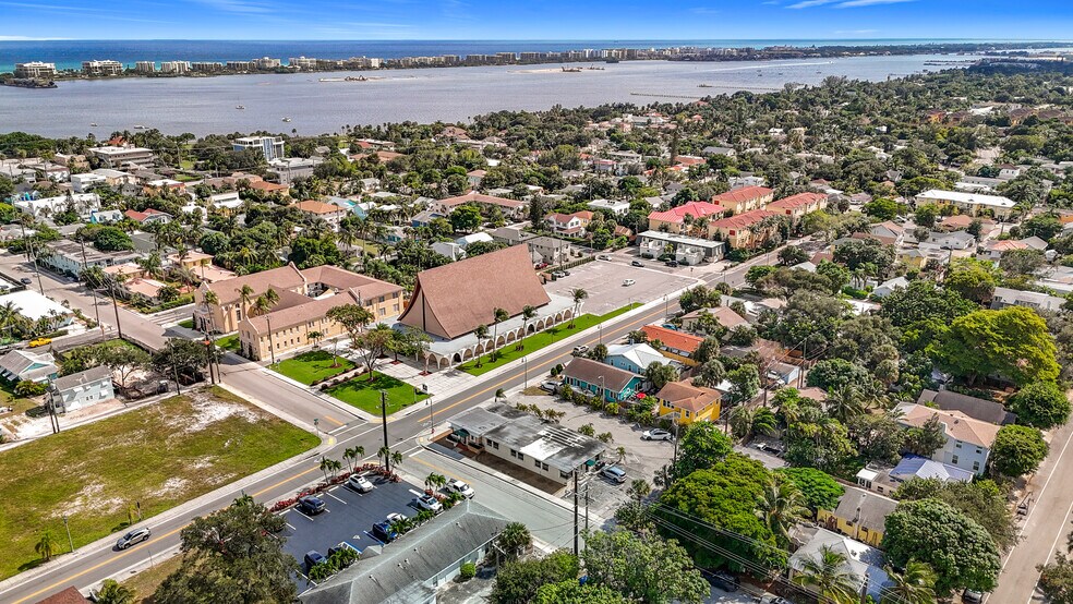 More Photos Of 101 S Federal Hwy, Lake Worth Medical For Sale