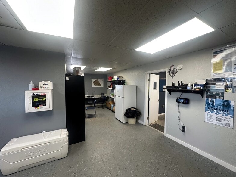 More Photos Of 7777 E Valencia Rd, Tucson Warehouse For Sale