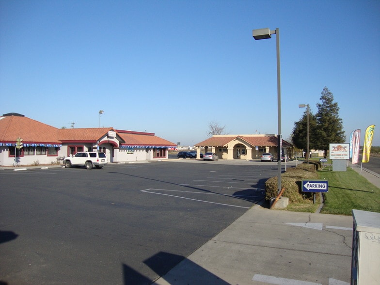 More Photos Of 2275 F St, Livingston Medical For Lease