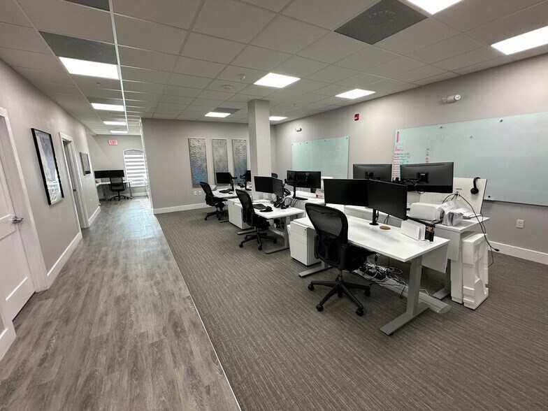 More Photos Of 2856-2868 University Pky, Sarasota Medical For Lease