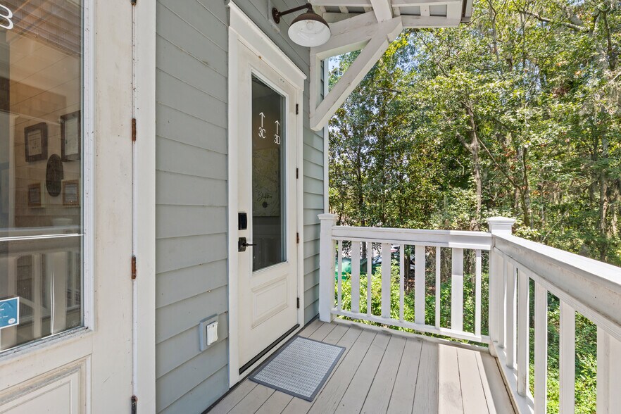 More Photos Of 8 State of Mind St, Bluffton Loft Creative Space For Sale