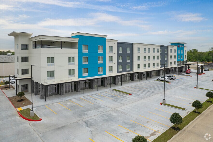 More Photos Of 219 S. Gateway Pl, Jenks Hotel For Lease