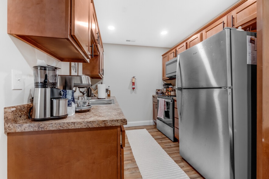 More Photos Of 940 Stewart St, Morgantown Apartments For Sale