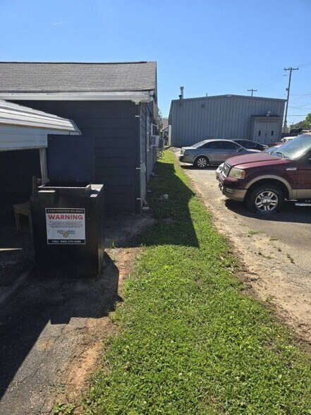 More Photos Of 305.5 N Logan St, Gaffney Storefront Retail Residential For Sale