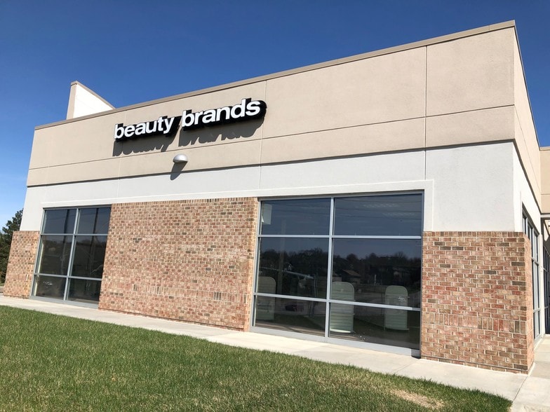 More Photos Of 8920 S 71st Plz, Papillion Storefront For Lease