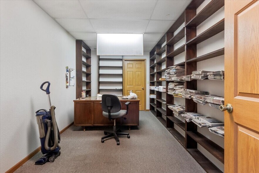 More Photos Of 302 E Washington Ave, Ava General Retail For Sale