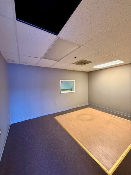 More Photos Of 8390 Terminal Rd, Lorton Flex For Lease